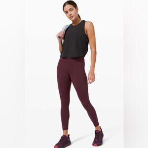 Lululemon Wunder Train High-Rise Tight 25"
Cassis (excellent condition)